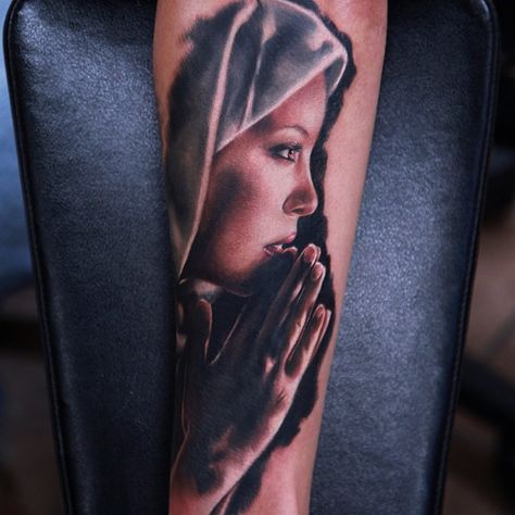 4,855 Likes, 85 Comments - Rich Pineda (@richiebon) on Instagram: “An oldie but one of my favorites.” Praying Nun Tattoo, Nun Tattoo, Photo Realism Tattoo, Horror Photos, Fitness Wear Women, Realism Tattoo, Word Tattoos, Skin Art, Art Ink