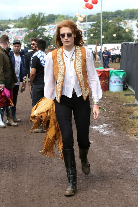 See Florence Welch’s Hippie-Goth Style Glastonbury Fashion, Florence Welsh, Florence Welch Style, Hippie Goth, Gucci Gown, Glastonbury Festival, Florence Welch, Pentatonix, Festival Looks