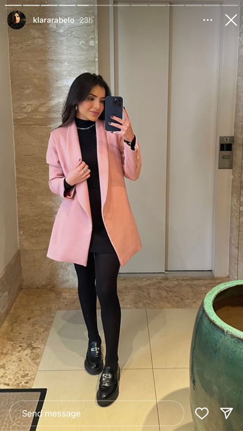 Pink Blazer Outfit, Blazer Rosa, Doctor Outfit, Look Office, Cold Outfits, Girls Leggings, Blazer Outfits, Dope Outfits, Formal Outfit