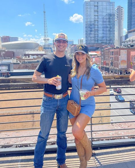 What To Wear in Nashville? 15 Outfit Ideas #outfittrends #nashville #ootds Mens Nashville Outfits Winter, Men Nashville Outfits, Nashville Men’s Outfits, Sunday Funday Outfit, What To Wear In Nashville, Yellow Jumpsuit, Fashion Around The World, Nashville Outfits, White Collared Shirt