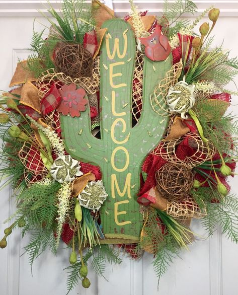 Desert Themed Wreath, Desert Wreath Ideas, Southwest Christmas Decor Ideas, Southwest Christmas Decor, Cactus Wreath, Southwest Christmas, Fiesta Wreath, Farmhouse Wreaths, Floral Door Wreaths