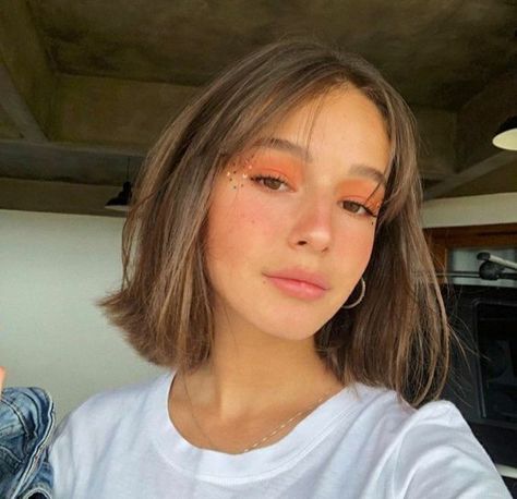 Short Brown Hair, Shot Hair Styles, Peinados Fáciles Para Cabello Corto, Short Hair Haircuts, Short Hair With Bangs, Cut My Hair, Hair Inspo Color, Shoulder Length Hair, Light Brown Hair