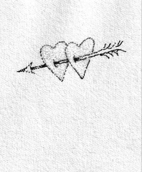 Heart Arrow Tattoo, Small Girly Tattoos, Traditional Tattoo Designs, Handpoke Tattoo, Cute Tiny Tattoos, Arrow Tattoo, Stylist Tattoos, Discreet Tattoos, Dainty Tattoos