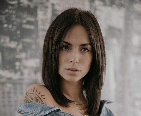 Marlen Valderrama Alvarez - Bio, Age, Height | Instagram Biography Marlen Valderrama, Eye Black, Beauty Face, Eye Color, Girl Tattoos, Female Art, Fashion Models, Dreadlocks, Hair Color