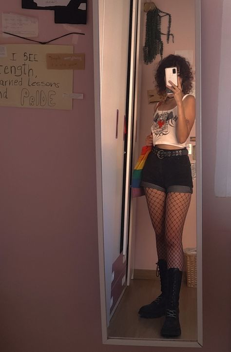 Alt Outfit Reference, Hot Weather Alt Outfits, Outfit Ideas Summer Alt, Alt Goth Summer Outfits, Alternative Concert Outfit Ideas, Alt Outfit Inspo Summer, Alt Date Outfit, Summer Alt Fits, Alt Shorts Outfit