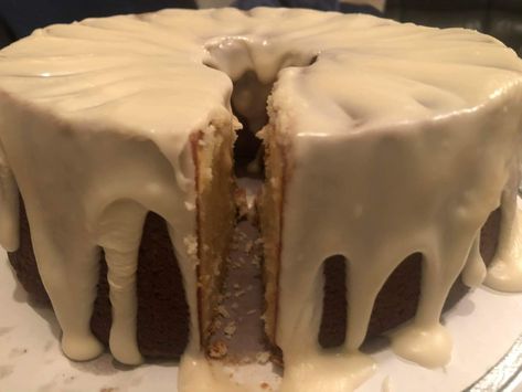 Slap Ya Momma Pound Cake, Care Meals, Pond Cake, Homemade Pound Cake, Southern Pound Cake, 7up Pound Cake, Pound Cake Recipes Easy, Butter Pound Cake, Cake Recipes At Home