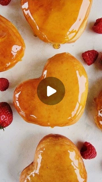 Jolene Kesler on Instagram: "These Creme Brulee Doughnuts are a showstopper. Soft, pillowy doughnuts are stuffed with a homemade creamy vanilla pastry cream, then topped with a crunchy caramel topping. If you want a treat to impress, this is the one to make! Find the full recipe on my blog, simplecookingwithpep.com. At the top of the page, you will see a search box. Type into the search box, Creme Brulee Doughnuts. Below are a few tips. I like to use my handy dandy oven trick to make these rise faster. They take 1 hour and 15 minutes to rise if you use the warm oven trick. Simply turn the oven on until it reaches 100F. Once it reaches this temperature, turn the oven off. Place your dough, covered, in the warm oven and allow to rise. I do this for both the first and second rise. You can ce Creme Brulee Donut Recipe, Crunchy Caramel, Valentine Sweets, Vanilla Pastry Cream, Winter Board, Caramel Topping, Pastry Cream, Sweet Delights, Handy Dandy