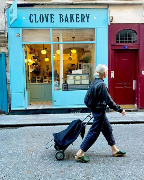 Kaylee Defer, Clog Outfit, Clogs Outfits, Platform Clogs Shoes, Clogs Outfit, Humans Of New York, Pixie Lott, Platform Clogs, Girl Day