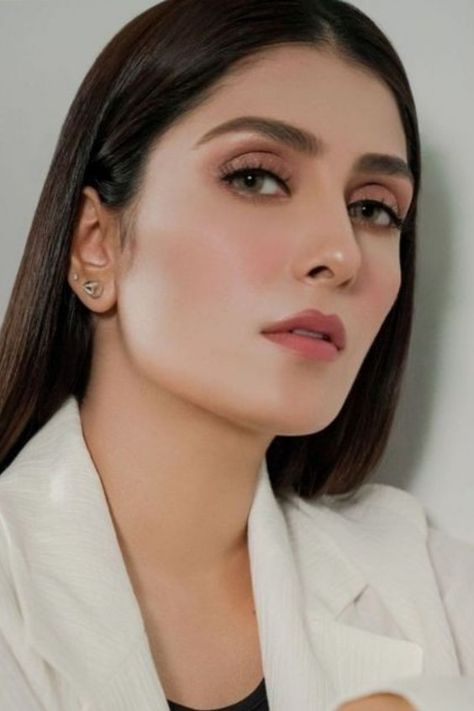 Makeup Art | Sara Irfan Aiza Khan, Grey Makeup, Party Makeup Looks, Paid Promotion, Makeup Hairstyles, Kebaya Dress, Meaningful Pictures, Stylish Short Dresses, Ayeza Khan