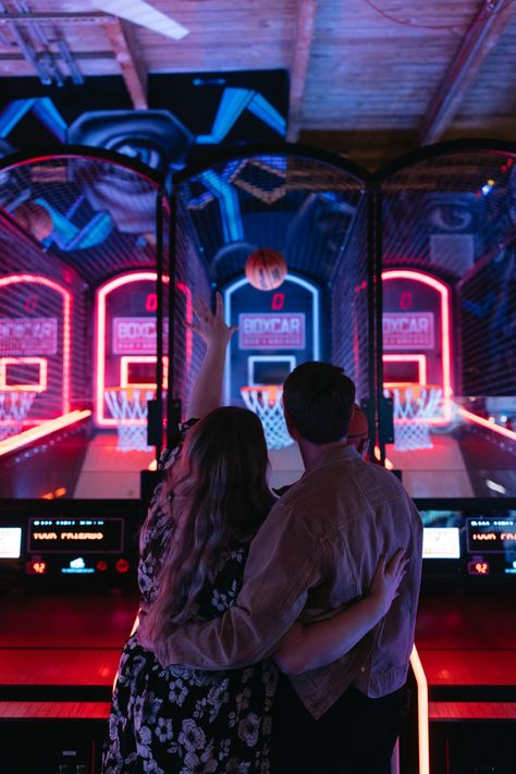 Gamer Couple Photoshoot, Video Game Engagement Photos, Gamer Prenup Ideas, Gamer Engagement Photos, Arcade Couples Photoshoot, Arcade Prewedding, Arcade Photoshoot Engagement, Arcade Couple, Photoshoot Arcade