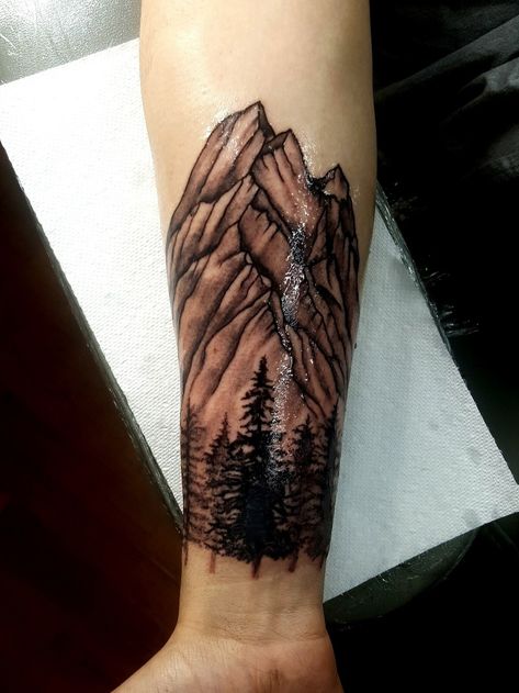 Alaska Tattoos, Alaska Tattoo, Tats Ideas, Themed Tattoos, Street Tattoo, Mountain Tattoo, Anchorage Alaska, Book Tattoo, Tattoo Parlors