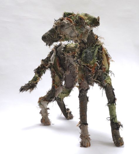 like the idea of using rags, bits of ripped, worn fabric - bits of frayed cloth, yellowing sheets, opaque tights etc etc Barbara Franc, Recycle Sculpture, Sculpture Textile, Shaggy Dog, Textile Sculpture, Paper Mache Sculpture, Dog Sculpture, Recycled Art, Fabric Animals