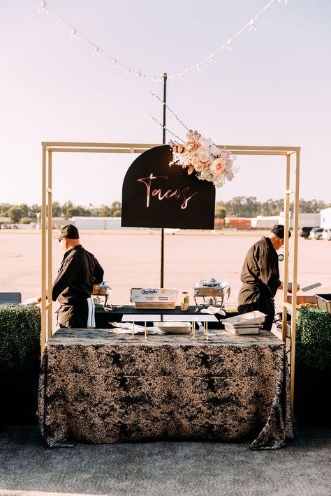 street taco catering Wedding Taco Station, Wedding Food Ideas Taco Bar, Wedding Tacos Receptions, Taco At Wedding, Tacos For Wedding, Street Taco Bar Wedding, Taco Stand Wedding, Taco Cart Wedding, Taco Station Wedding