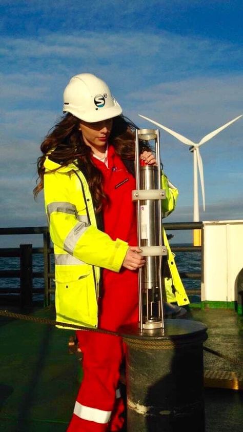 Offshore Surveyor Hayley Adlam - Women Offshore Surveyor Aesthetic, Petroleum Engineering Women, Women Engineer Aesthetic, Chemical Engineering Aesthetic, My 2024, Engineering Women, Engineer Aesthetic, Engineer Woman, Women Engineer