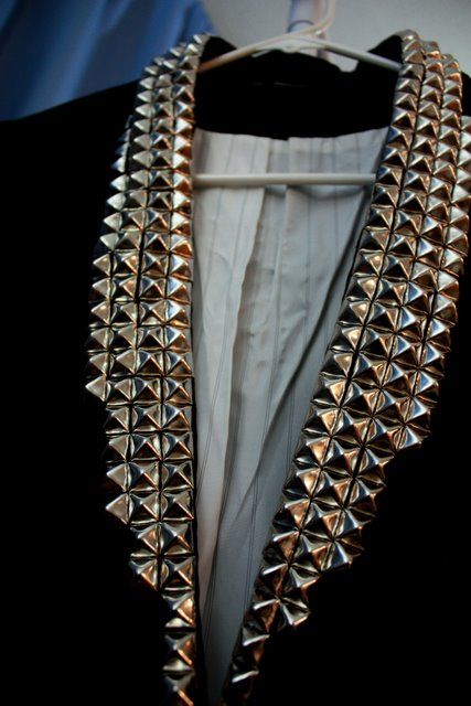 Balmain Jacket, Studs And Spikes, Outfit Night, Diy Jacket, Mens Fashion Edgy, Studded Jacket, Jacket Design, Upcycle Clothes, Punk Fashion