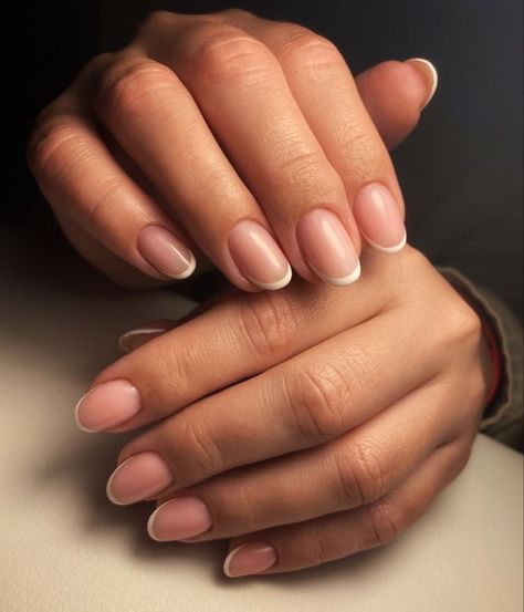 French Nail Round Shape, Natural Round French Nails, Round Shaped French Tip Nails, Natural French Gel Nails, French Nails Natural Nail, Rounded French Manicure, Round White Tip Nails, Natural White Tip Nails, French Nails Round Shape