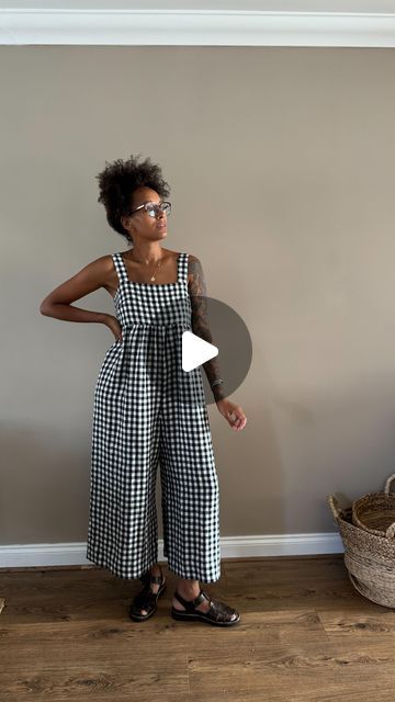 Laura on Instagram: "ad. Honoured to introduce the @_beyond_nine Cari jumpsuit, such a gorgeous item from one of my favourite brands - Female run, small production, natural materials, all the good things 🤌🏽

It comes in classic gingham (never gets old) it ticks every box and I feel like it was made for me & maybe you? Wide legs, breastfeeding access, comfortable & in beautiful linen. 

I am 5’6ish UK 8/10 & wearing a Beyond Nine size XS. 

It’s launching at 8pm BST, Sunday 21st, a really small run. So if you like it you’ll have to get in quickly 🫶🏽🤎" Wide Legs, Ticks, Getting Old, Natural Materials, My Favourite, Gingham, The Good, Product Launch, Jumpsuit