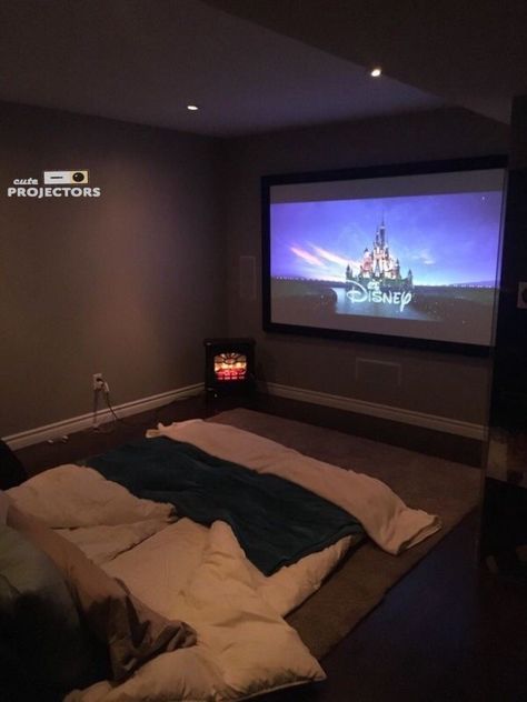 Perfect cute and cozy movie room! Home Cinema Room, Room Goals, Cinema Room, Dream Living, Movie Room, Home Cinemas, House Goals, Dream Rooms, Dream Bedroom