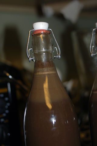 This comes from a typical Italian recipe for chocolate liquor. Funny how those Italians love to add pure alcohol to normal everyday beverages and call it a liquor.... Homemade Alcohol, Homemade Liquor, Liquor Recipes, Bourbon Drinks, Liqueurs Recipes, Chocolate Liquor, Liquor Drinks, Homemade Wine, Chocolate Liqueur