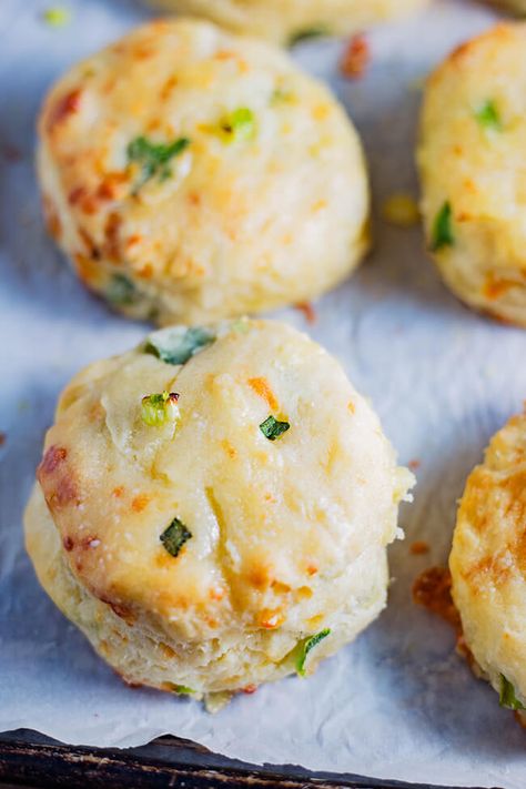 Irish Cheddar Scallion Biscuits, Scallion Biscuits, Savory Bakes, Cheesy Biscuits, Savory Baking, Cheesy Biscuit, Yummy Biscuits, Savoury Biscuits, Biscuit Recipes