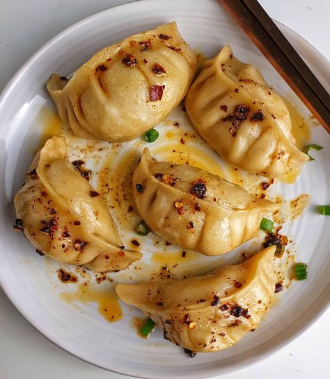 London foodie sur Instagram : Miso Cauliflower Dumplings - juicy, delicious beauties and totally vegan for all those doing Veganuary 🥰  Miso sure you'll love them 😉🙈… Miso Cauliflower, Vegan Dumplings, Vegan Recipes Beginner, Vegan Cauliflower, Cheese Burger, Meat Free, Delicious Vegan Recipes, Recipes For Beginners, Dim Sum