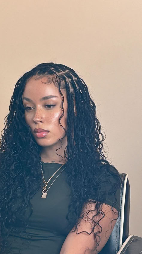 boho knotless braids with human hair Small Braids With Curls, Twisted Hair, Cute Box Braids, Goddess Braids Hairstyles, Cute Box Braids Hairstyles, Mini Twists, Braids Hairstyles Pictures, Birthday Hair, Protective Hairstyles Braids