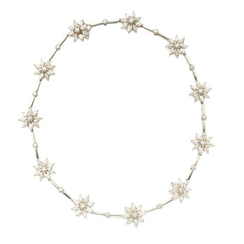 asprey & garrard ||| necklace ||| sotheby's n09596lot974wcen Garrard Jewelry, International Jewelry, North And South America, Jewelry Boards, Harry Winston, Fine Jewels, Gemstone Jewellery, Snowflake Designs, Van Cleef Arpels