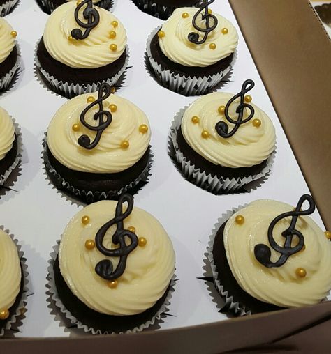 Senior Recital Reception Ideas, Music Cupcakes, Cupcakes Gluten Free, Senior Recital, Piano Cake, Piano Cakes, Disco Birthday, Disco Birthday Party, Choir Director