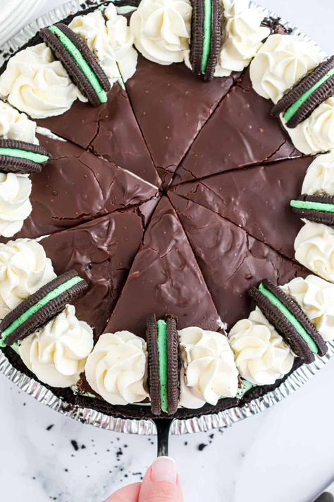 Grasshopper Pie Recipe - Shugary Sweets Grasshopper Pie Recipe, Best No Bake Cheesecake, Raspberry No Bake Cheesecake, Homemade Whipped Cream Recipe, Mint Desserts, Grasshopper Pie, Mint Cheesecake, Gooey Butter Cookies, Shugary Sweets