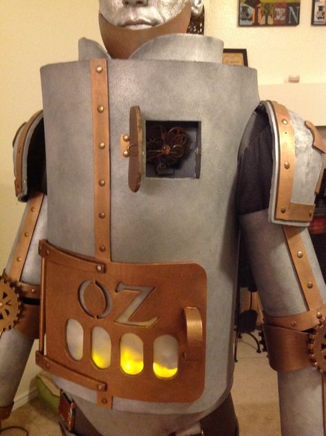 Diy Tinman Costume For Men, Easy Tin Man Costume, Mens Tin Man Costume, Homemade Tin Man Costume, Wizard Of Oz Costumes Diy, Wizard Of Oz Tin Man, Tin Man Costumes, Wizard Of Oz Play, Tin Man