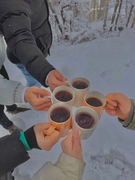 Friends In Snow Aesthetic, Tea With Friends Aesthetic, Barbeque Aesthetic, Snow And Coffee, Like Snow We Fall, Bestie Dates, Rose Pic, Tea With Friends, Snow Aesthetic