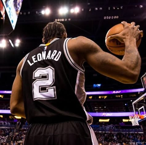 Kawhi is back Dec 13 Kawhi Leonard Pfp, Kawhi Leonard Spurs, Nba Pfp, Nba Aesthetic, Rapper Pfp, Nba Funny, Galaxy Outfit, Nba Photos, King Lebron