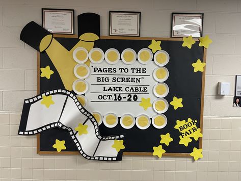 Photography Bulletin Board Ideas, Hall Of Fame Bulletin Board Ideas, Hollywood Theme Classroom Door, Teacher Appreciation Door Decorations, Inspirational Bulletin Boards, Hollywood Theme Classroom, Deco Cinema, Cinema Decor, Bulletin Board Design