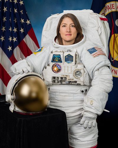 Official portrait of NASA astronaut Christina Koch | Flickr First Female Astronaut, Anne Mcclain, Nasa Missions, Nasa Astronauts, Johns Hopkins University, Space Girl, International Space Station, Space Program, Space Suit