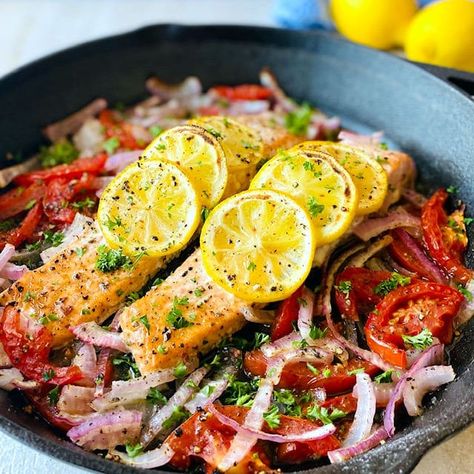 Easy Baked Salmon with Lemon, Tomato and Onion - Aubrey's Kitchen Honey Baked Salmon, Baked Salmon With Lemon, Oven Baked Salmon Recipes, Pistachio Crusted Salmon, Baked Salmon Lemon, Salmon With Lemon, Baked Salmon Recipe, Asparagus Recipes Baked, Oven Baked Salmon