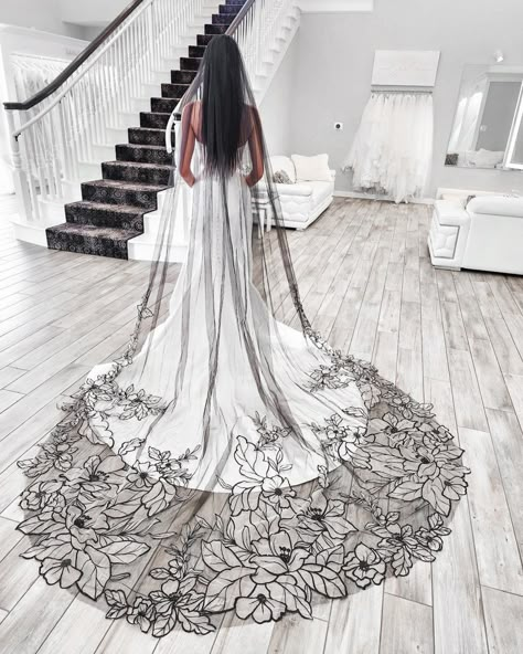 Black Wedding Dress White Veil, Maggie Sottero Watson, Wedding Dress White With Black Lace, White Wedding Dress Black Accessories, Black Wedding Veil With White Dress, White Dress Black Veil Wedding, Black Veil White Wedding Dress, White Dress With Black Veil, Black Veil With White Dress