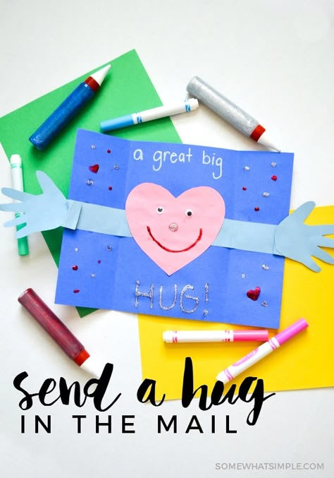 Give A Hug, Hug Card, Grandparents Day Crafts, Send A Hug, Birthday Card Craft, Welcome Card, Mothers Day Crafts For Kids, Fathers Day Crafts, Handmade Kids