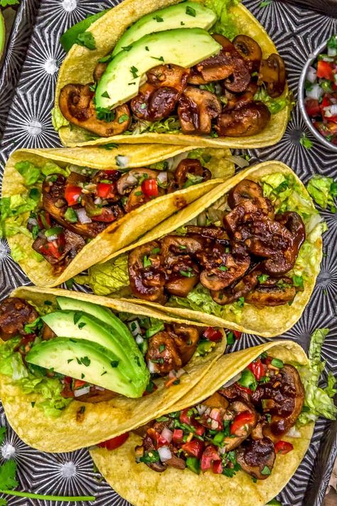 Mushroom Tacos Vegetarian, Vegan Mushroom Tacos Recipes, Mushroom Tacos Vegan, Mushroom Tacos Recipes, Mexican Mushrooms, Oyster Mushroom Tacos, Vegan Mushroom Recipes, Mushroom Wrap, Healthy Mushroom Recipes