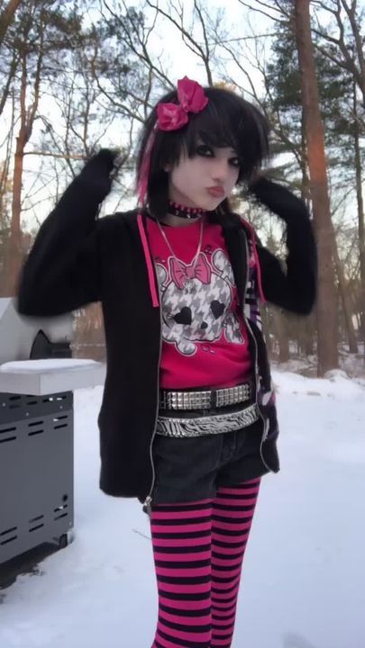 OUTFITS FOR Y/N THAT ARENT DRY - Scenecore<3 - Page 2 - Wattpad Scene Outfits 2000s, Scenecore Outfit, Scene Kid Outfits, Emo Scene Outfits, Scene Clothing, Scene Goth, Outfits 2000s, Scene Queens, Scene Outfits