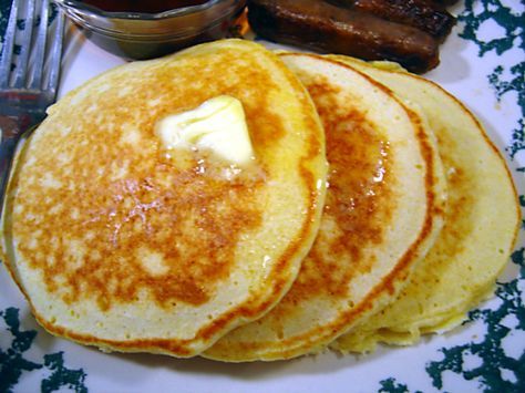 Cornbread Pancakes - uses Jiffy corn muffin mix and bisquick baking mix. More savory and dense, would pair well with Mexican eggs Corn Meal Pancakes, Corn Muffin Mix Recipes, Cornbread Pancakes, Muffin Mix Recipe, Jiffy Recipes, Corn Pancakes, Corn Muffin, With Cornbread, Jiffy Corn Muffin Mix