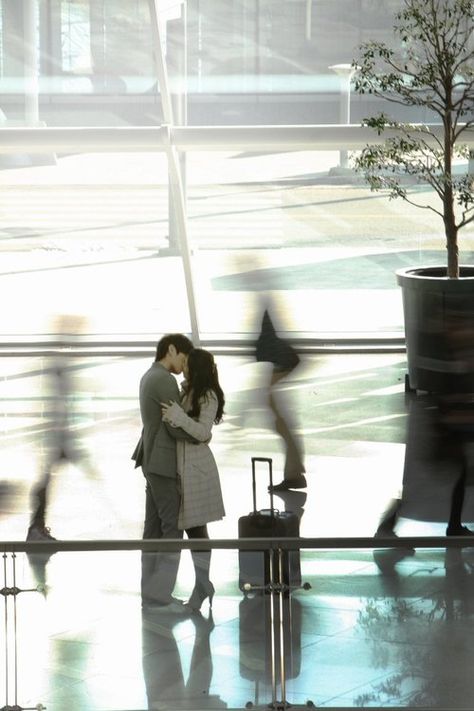 Airport Wedding, Kissing Drawing, Vw Art, Romantic Times, Love Matters, Airport Photos, Face Drawing Reference, Picture Movie, Cute Couple Drawings