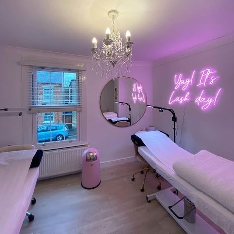 Small Esthetician Room, Small Esthetician Room Ideas, Esthetician Room Ideas, Solo Esthetician Room, Lash Room Decor Ideas, Aesthetic Esthetician, Esthetician Studio, Solo Esthetician, Lash Studio Decor