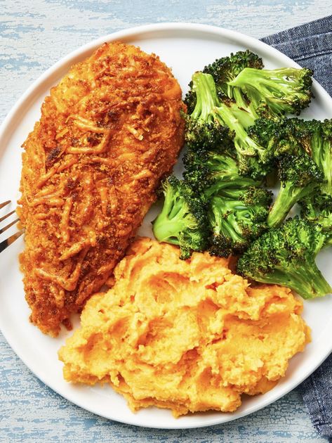 Easy and fun chicken recipe with mashed sweet potatoes and roasted broccoli | More recipes on www.HelloFresh.com Hello Fresh Cheddar Crusted Chicken, Meals With Mashed Sweet Potatoes, Hello Fresh Baked Chicken Recipes, Chicken Recipes Hello Fresh, Hello Fresh Onion Crunch Chicken, Hellofresh Recipes Healthy, Hello Fresh Sweet Potato, Mock Hello Fresh Recipes, Hellofresh Chicken Recipes