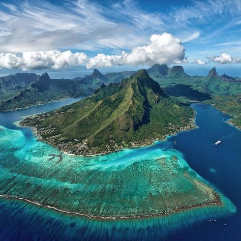 Moorea Island, Moorea Tahiti, Tropical Islands Paradise, Miyagi, Paradise On Earth, Paradise Island, French Polynesia, Beautiful Stories, Bora Bora