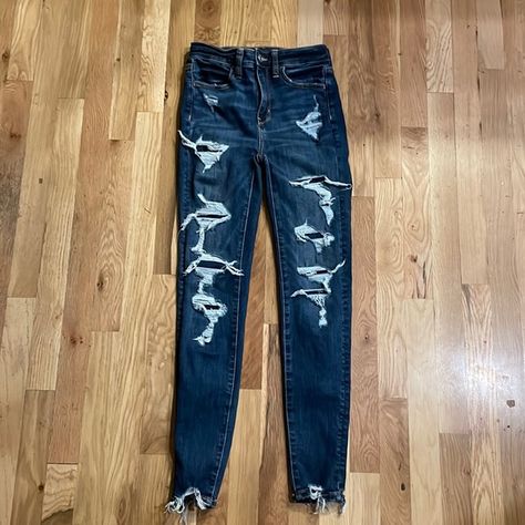 American Eagle Ripped Skinny Jeans  Size: 00 short Americab Eagle Jeans, Cute American Eagle Outfits, American Eagle Jeans Ripped, Math Genius, Outfits Con Jeans, American Eagle Outfits, Jeans American Eagle, Denim Patterns, 2024 Christmas