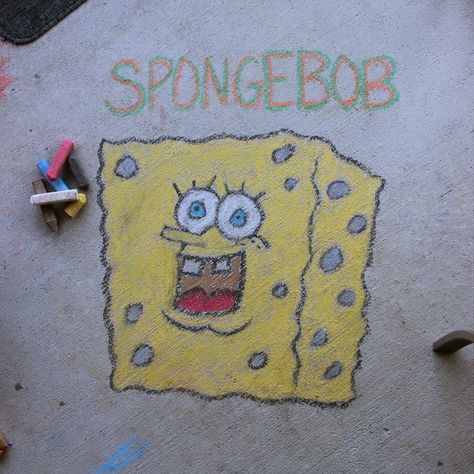 Spongebob chalk art Spongebob Chalk Art Easy, Spongebob Chalk Art, Drawing Ideas Spongebob, Chalk Drawing Ideas, Chalk Art Easy, Chalk Art Christmas, Chalk Art Quotes, Art Spongebob, Chalk Art Signs