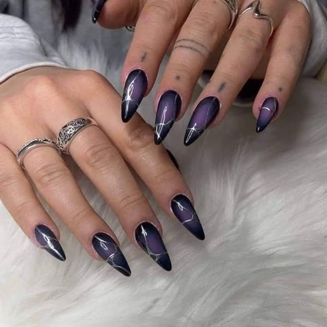 Nail Ideas Violet, Dark Purple Goth Nails, Purple Silver Chrome Nails, Dark Purple Nail Designs Almond, Black Silver And Purple Nails, 2yk Nails Ideas, Goth Aura Nails, Dark Purple And Silver Nails Acrylic, Gel X Nails Purple