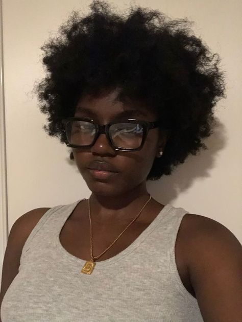 Black Guy With Glasses Aesthetic, Thick Black Glasses Aesthetic, Big Frame Glasses Black Women, Oval Face Glasses Woman Frames, Glasses For Round Faces Black Women, Black Glasses Black Women, Glasses Inspiration Round Face, Square Glasses Black Women, Cute Glasses For Women Aesthetic