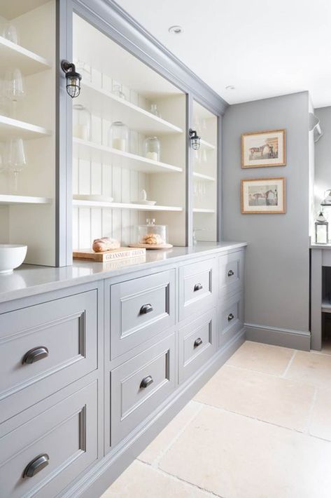 Kitchens are one of the most important rooms in the house, so we've rounded up 10 incredible Hamptons style butler's pantry ideas to inspire your next design project. Butlers Pantry Ideas, Festive Fireplace, Grey Laundry Rooms, Friday Inspiration, Shiplap Ceiling, Pantry Wall, Butlers Pantry, Rustic Kitchen Design, Butler's Pantry