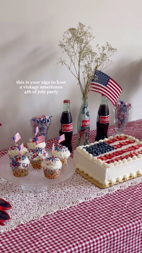 Instagram America Themed Party, Citizenship Party, American Themed Party, American Flag Party, Fifteenth Birthday, America Party, Usa Party, American Party, Dinner Party Themes